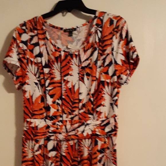 Dress - Picture 1 of 2